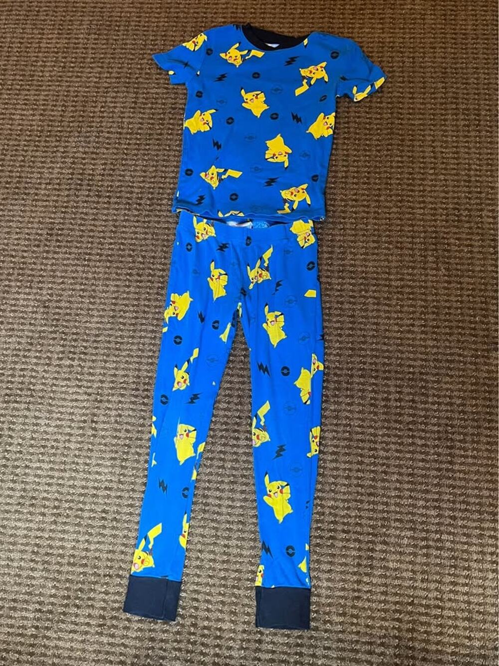 💙💛Pokemon Pajama Set. Pikachu print. Boys size L (10). EUC!💛💙